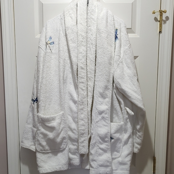 Victoria's Secret Bath Robe - Picture 1 of 8